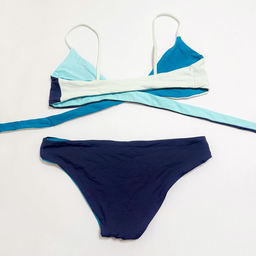 L*Space Chloe reversible blue color block wrap top bikini set - Picture 4 of 10